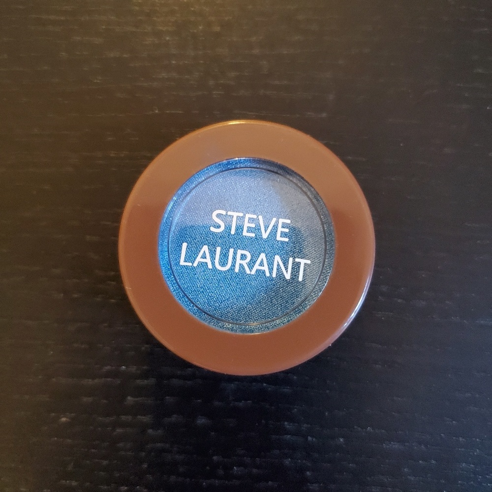 Steve laurent Blue Eyeshadow